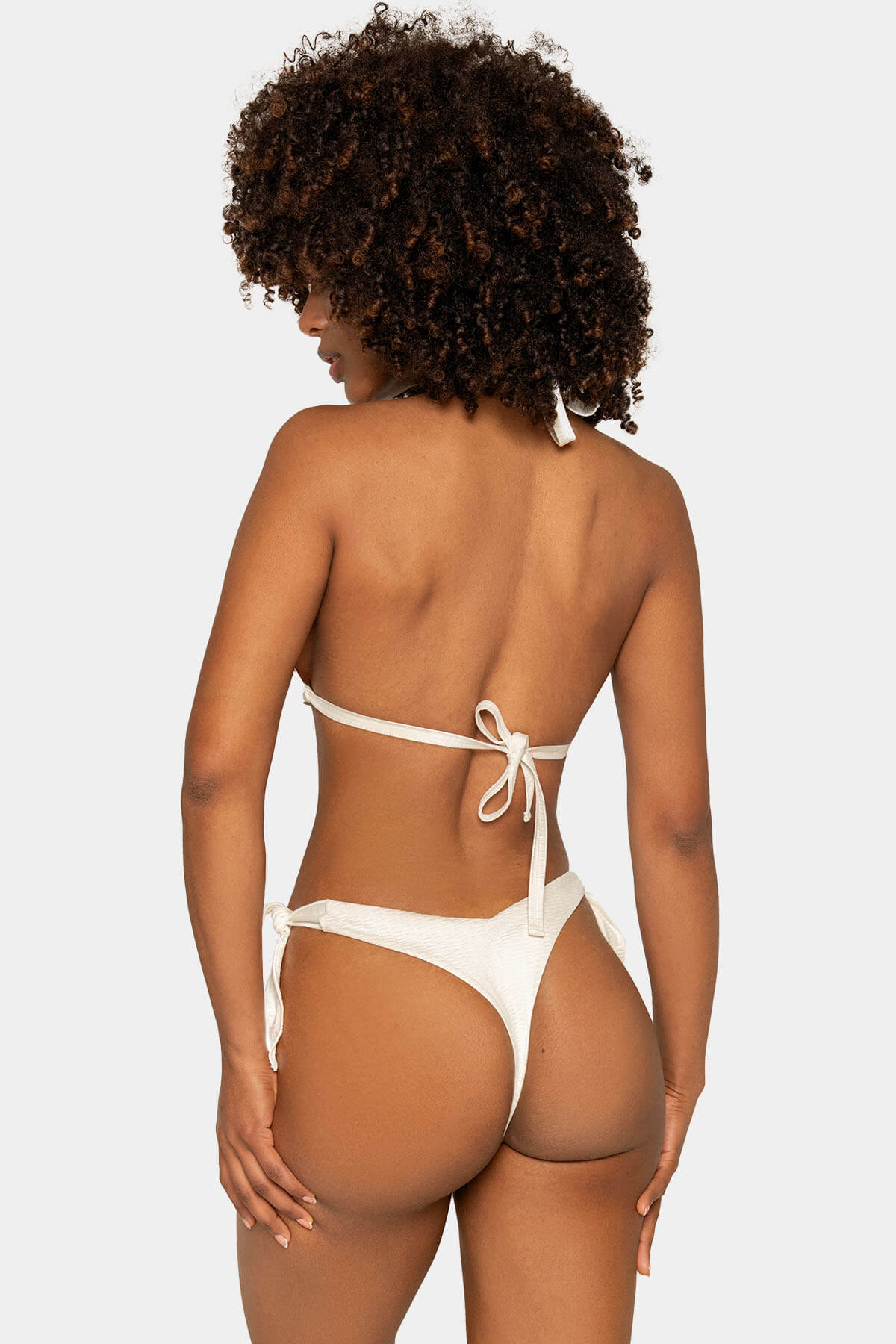 Bikini Ibiza Giebelle vista posterior - Elegancia blanca minimalista espalda